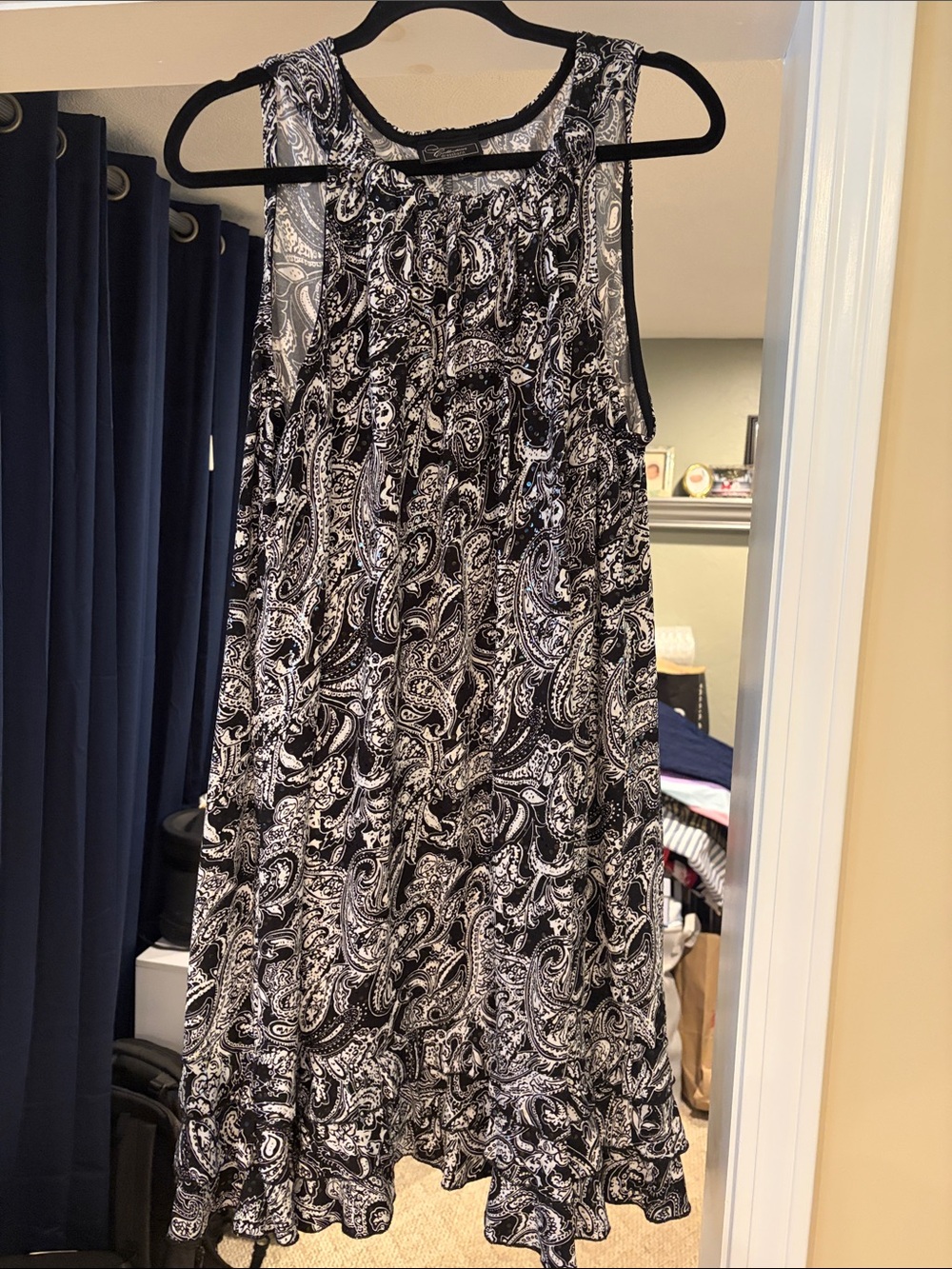 dressbarn Black and White Paisley Sleeveless Dress